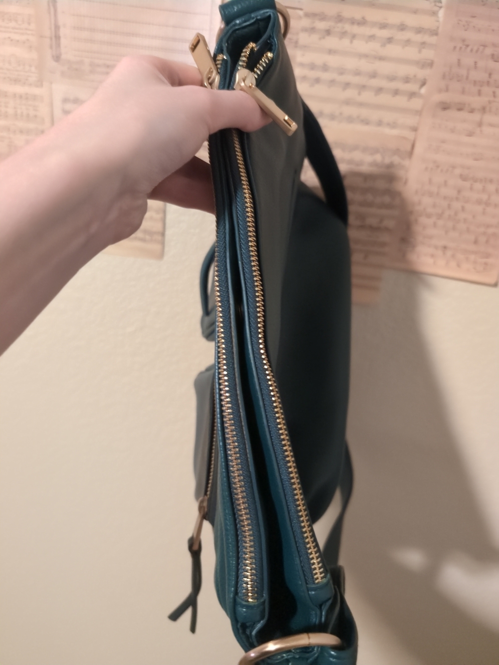 Classic Dark Green Crossbody Handbag with Front Zip Pockets - Picture 5 of 5